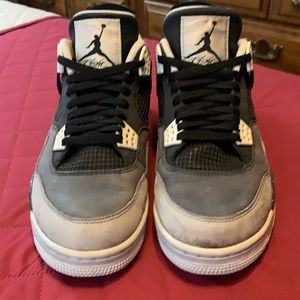 Jordan 4 Fear size 11 no box, will ship in replacement box